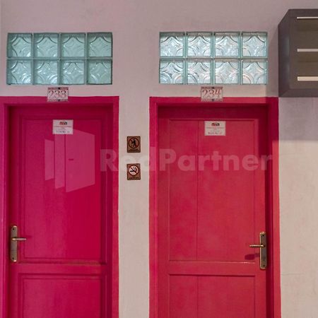 Asri Residence Near Jalan Iskandar Muda Medan Mitra Reddoorz Exterior foto
